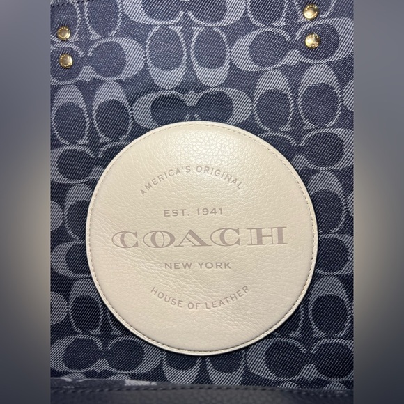 COACH Dempsey Tote 40 In Signature Blue Jacquard with Patch Bag - EUC - Picture 13 of 16